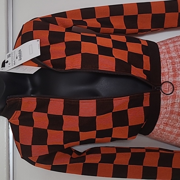 Zara Stretch Knit Top - Picture 7 of 8